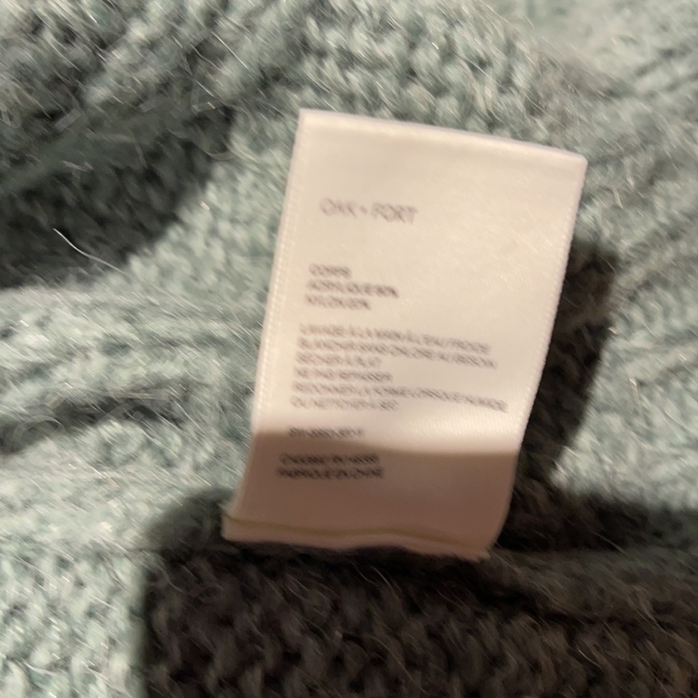 Sweater - Picture 7 of 7